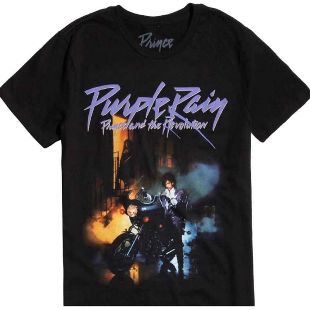 Graphic tee